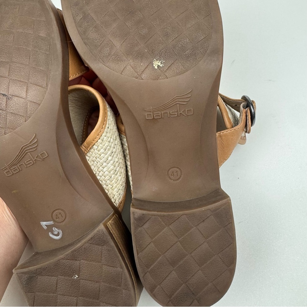 Dansko sandals tan leather comfort low heel size 41 - Picture 7 of 9
